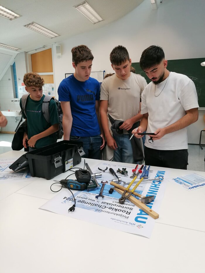 Rookie-Challenge 2024 - Maschinenbau Robotic Centre – HTL Anichstraße Rookie-Challenge 2024 - Maschinenbau Robotic Centre – HTL Anichstraße