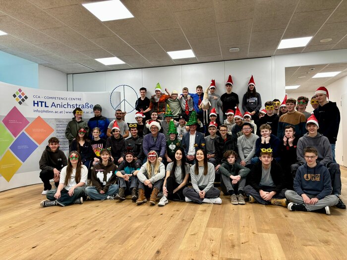 Weihnachtsgrüße der Abteilung Maschinenbau Robotic Centre – HTL Anichstraße Weihnachtsgrüße der Abteilung Maschinenbau Robotic Centre – HTL Anichstraße