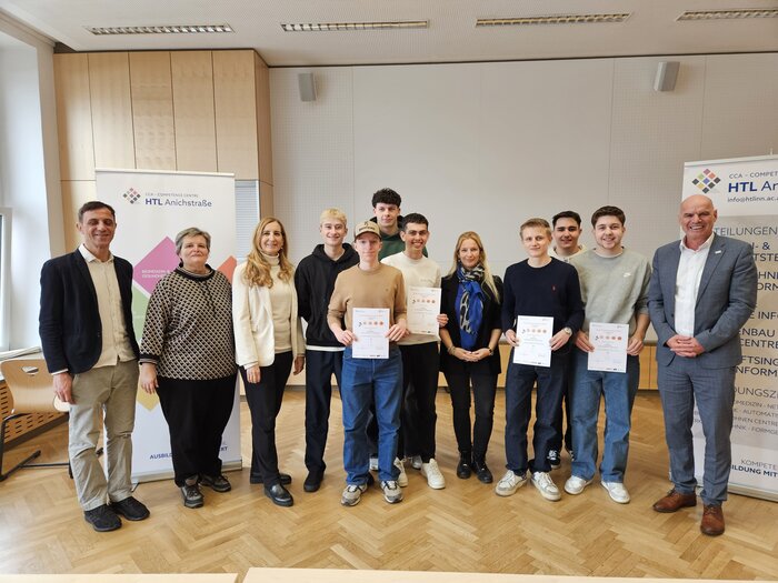 Ehrung der Preisträgerinnen und Preisträger der Entrepreneurship-Week 2025 – HTL Anichstraße Ehrung der Preisträgerinnen und Preisträger der Entrepreneurship-Week 2025 – HTL Anichstraße