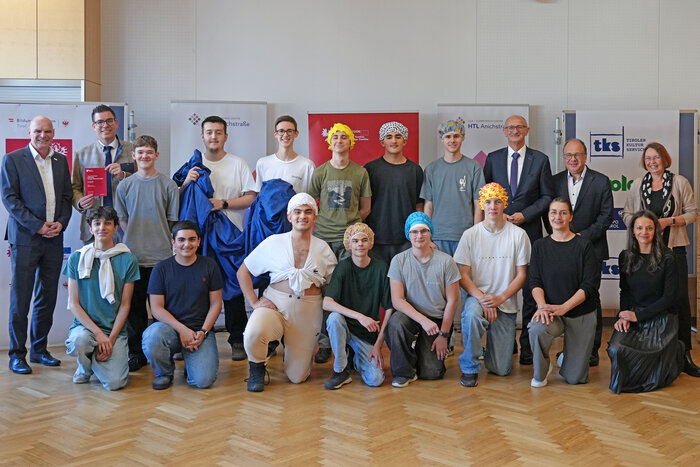 Landeshauptmann Anton Mattle zu Besuch an der HTL Anichstraße – HTL Anichstraße Landeshauptmann Anton Mattle zu Besuch an der HTL Anichstraße – HTL Anichstraße