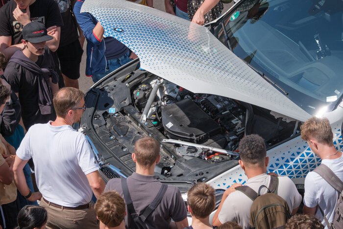 Fachvortrag der „BMW Group Werk Steyr“ am Competence Centre der HTL Anichstraße – HTL Anichstraße Fachvortrag der „BMW Group Werk Steyr“ am Competence Centre der HTL Anichstraße – HTL Anichstraße