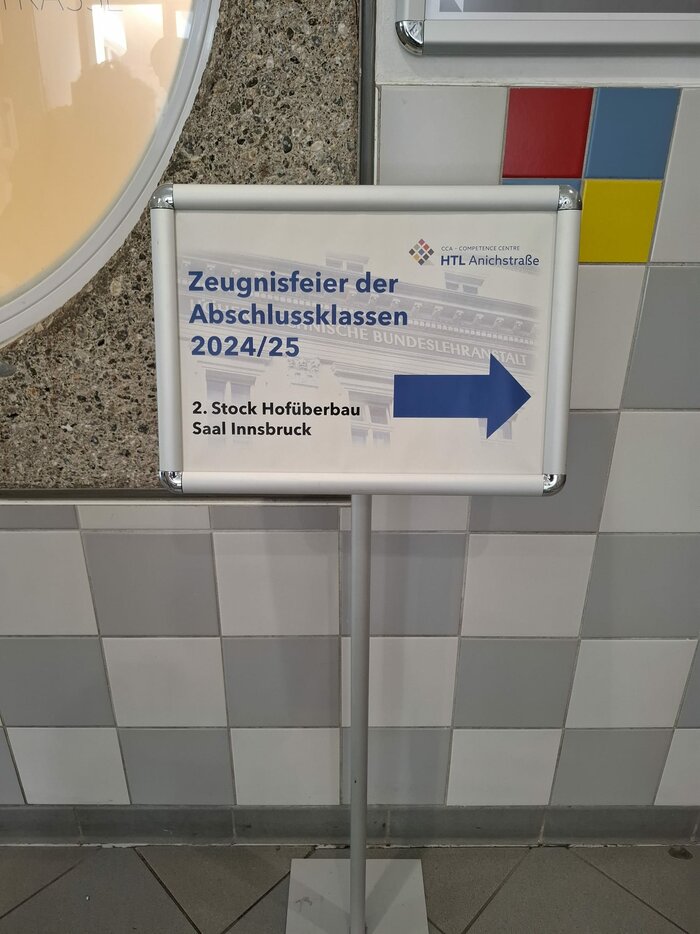 Zeugnis-Feierlichkeit für unsere Abschlussklassen – HTL Anichstraße Zeugnis-Feierlichkeit für unsere Abschlussklassen – HTL Anichstraße