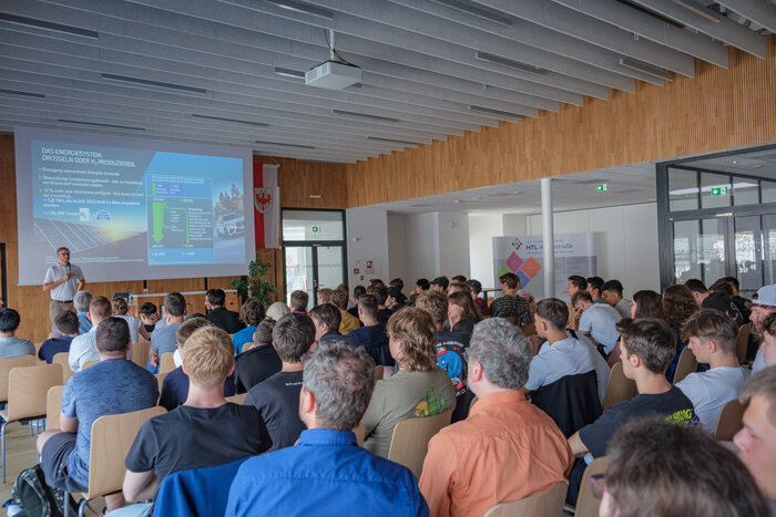 Fachvortrag der „BMW Group Werk Steyr“ am Competence Centre der HTL Anichstraße – HTL Anichstraße Fachvortrag der „BMW Group Werk Steyr“ am Competence Centre der HTL Anichstraße – HTL Anichstraße