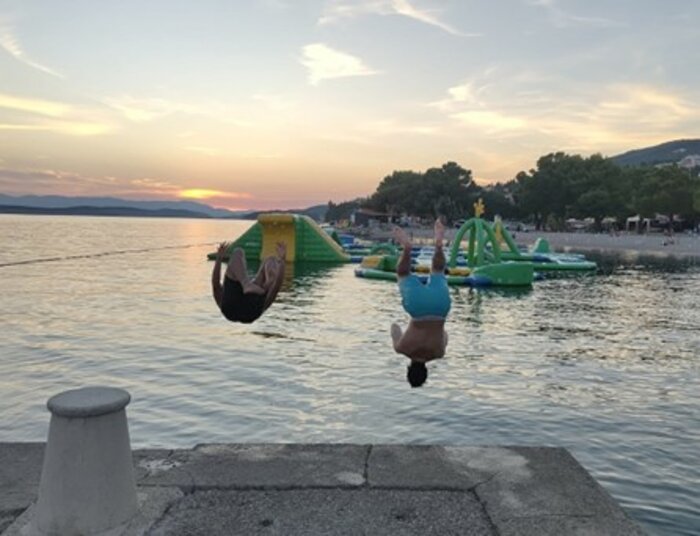 Und jetzt – Absprung in die Ferien! – HTL Anichstraße Und jetzt – Absprung in die Ferien! – HTL Anichstraße