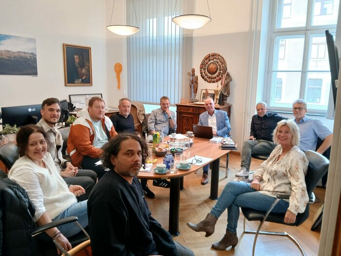 Neue deutsch-österreichische Erasmus+ Freundschaft – Fünf Freunde aus Limburg zu Besuch – HTL Anichstraße Neue deutsch-österreichische Erasmus+ Freundschaft – Fünf Freunde aus Limburg zu Besuch – HTL Anichstraße