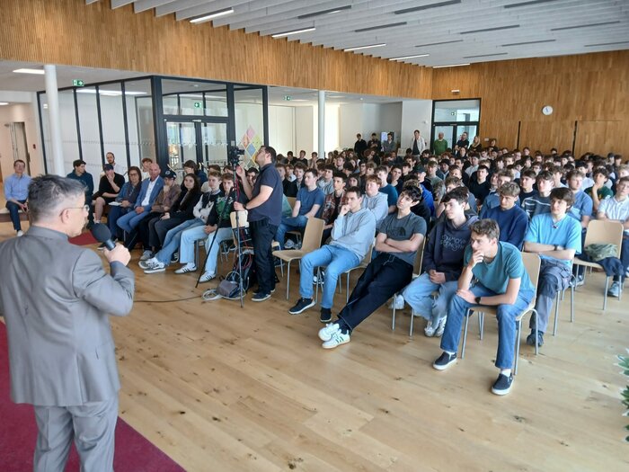 Die Wahrheit ist dem Menschen zumutbar – HTL Anichstraße Die Wahrheit ist dem Menschen zumutbar – HTL Anichstraße