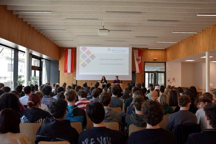 Besuch von Landesrätin Cornelia Hagele an der HTL Anichstraße – HTL Anichstraße Besuch von Landesrätin Cornelia Hagele an der HTL Anichstraße – HTL Anichstraße