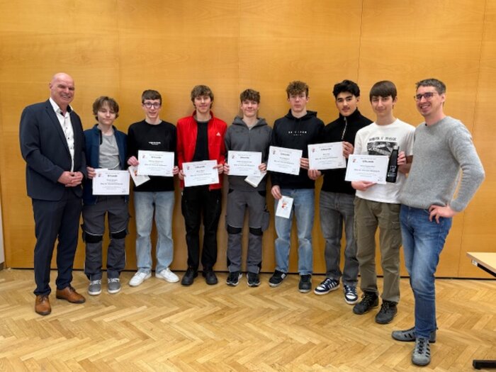Schulinterne Auszeichnung beim Biber der Informatik – HTL Anichstraße Schulinterne Auszeichnung beim Biber der Informatik – HTL Anichstraße