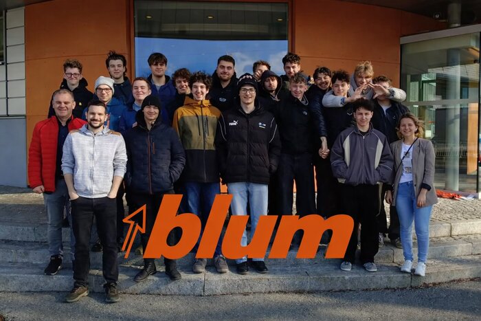 Die 5BHMBT auf Achse – Von Kunststoff-Pionieren und Dosen-Giganten – HTL Anichstraße Die 5BHMBT auf Achse – Von Kunststoff-Pionieren und Dosen-Giganten – HTL Anichstraße